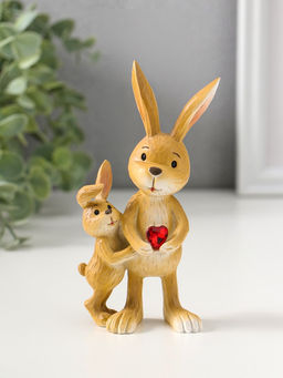 Сувенир полистоун "Зайчик с малышом с красным сердцем в лапках" 13,5 см