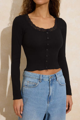 Siyah Fitted/Vucuda Oturan Havuz Yaka Dantel Detayl? Fitilli Esnek Orme Bluz TWOSS26BZ00070 - Trendyolmilla фото 3