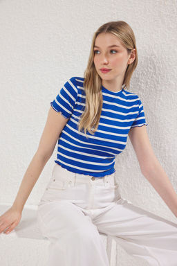 Trendyolmilla Haki Cizgili Baby Overlok Detayl? Fitted/Vucuda Oturan Crop Fitilli Orme Bluz TWOSS23BZ00506  фото 18