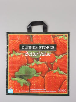 Цена за 25 шт. Пакет "Клубника", полиэтиленовый с петлевой ручкой, 45 х 45 + 3 см, 60 мкм