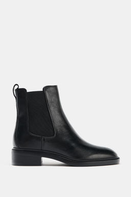 CHELSEA ANKLE BOOTS
