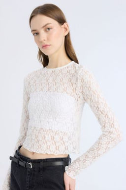 Fitted Dar Kesim Bisiklet Yaka Dantel Uzun Kollu Tisort