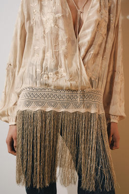 BLUSA BORDADOS FLECOS ZW COLLECTION / Crudo / Beige - Zara фото 4