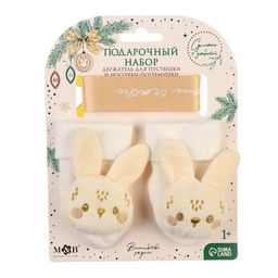 Подарочный набор новогодний M&B Наше чудо, держатель для соски-пустышки на ленте, носочки - погремушки