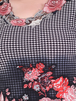 Футболка в клетку с цветами - Almond фото 4