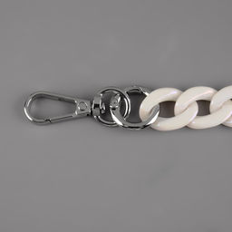 Цепочка для сумки, пластиковая, с карабинами, перламутровая, 23 17 мм, 68 см, цвет белый/серебряный - Арт узор фото 3