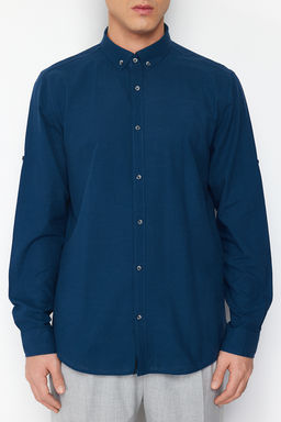 Indigo Dugmeli Yaka Apoletli Slim Fit Uzun Kollu %100 Pamuklu Keten Gorunumlu Gomlek TMNSS20GO0189
