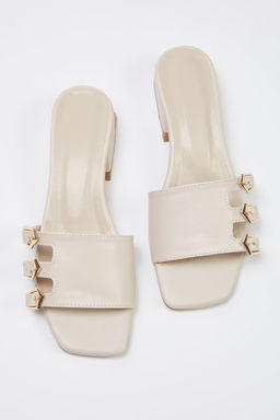 Bej Gold Tokal? Kad?n 3 cm Blok Topuklu Terlik TAKSS25TO00036