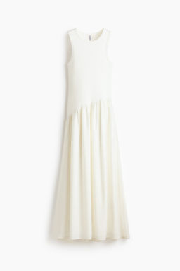 Vestido con falda acampanada