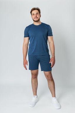 Шорты - 60% хлопок; - 40% полиэстер.