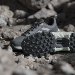 Кроссовки женские