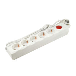 S-GSU5-5 WHITE Cетевой фильтр серии Universal, 5м (Пвс 3*0,75), 5 гнезд, с/з. 10А. Защита от перенапряжения, короткого замыкания. TM Uniel.