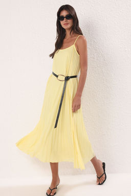 TRENDYOLMILLA Siyah Duz Y?rtmacl? Maxi Piliseli A-line Esnek Orme Elbise TWOSS25EL00170 фото 18