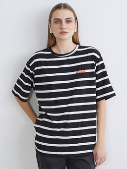 Bisiklet Yaka ?izgili Oversize Kad?n Ti??rt