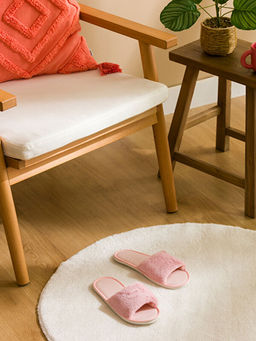 D?z Pel?? Kad?n Ev Terli?i