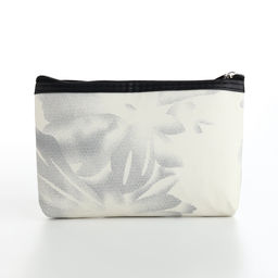 Косметичка на молнии плоская, с принтом Ромашки, белая - Simaland фото 2