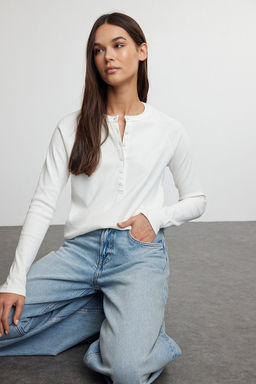 Trendyolmilla Ekru Dugmeli Regular/Normal Kesim Fitilli Esnek Normal Boy Orme Bluz TWOAW25BZ00033 фото 2