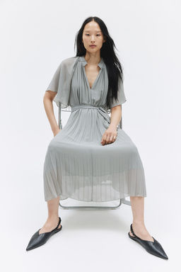 Vestido plisado con cinturon de anudar - H&m фото 2