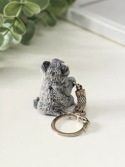 Брелок "Котенок с поднятой лапкой маленький" 3,5 см