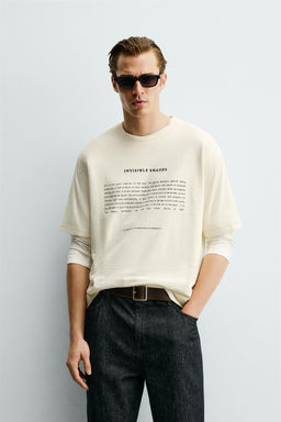 CAMISETA TEXTO ESTAMPADO / Blanco roto