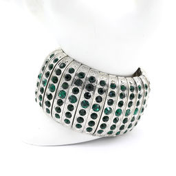 Металлический широкий браслет с цирконом цв.зеленый