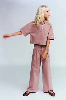 LOOSE-FITTING DARTED JEANS