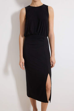 Siyah Duz A-line Bisiklet Yaka Kolsuz Midi Esnek Astarl? Orme Elbise TWOSS26EL00154