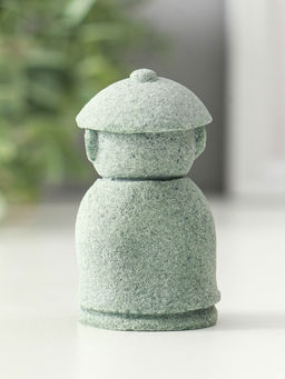 Цена за 2 шт. Сувенир песчаник "Маленький монах - молитва" 3,7х3,8х6,7 см