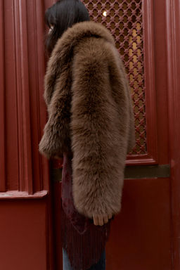 SHORT FAUX FUR COAT - Zara фото 22