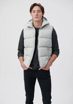 Kapusonlu Ac?k Gri Sisme Yelek