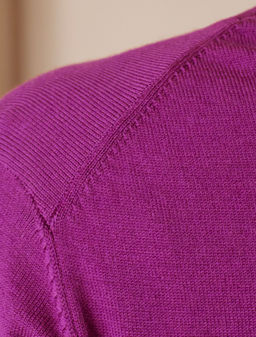 D34.197 Свитер женский пурпурный