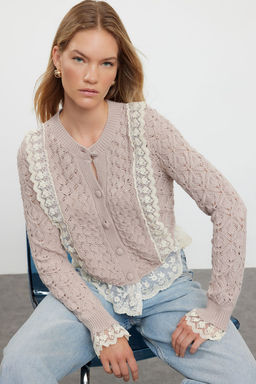 TRENDYOLMILLA Pudra Crop Dantelli Ajurlu/Delikli Triko H?rka TWOAW24KZ01059