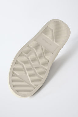 BAMBA CALADOS / Blanco