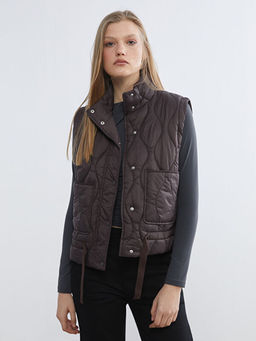 Dik Yaka Oversize Kapitone Kad?n ?i?me Yelek