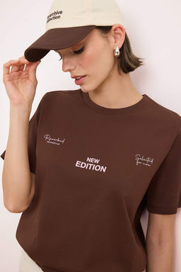 Kahverengi Slogan Regular/Normal Kal?p K?sa Kollu %100 Pamuk Orme T-Shirt TWOSS26TS00171 - Trendyolmilla фото 2