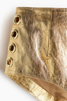 Minishorts de piel con ojales decorativos - H&m фото 7