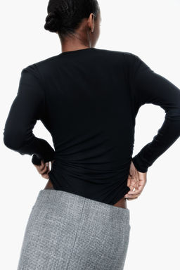 Body tanga con escote drapeado en V - H&m фото 3