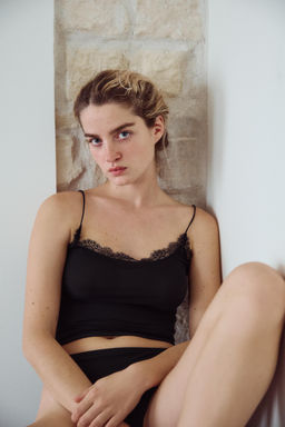 TANGA MEDIA ENCAJE / Negro - Zara фото 2