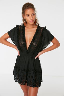 TRENDYOLMILLA Siyah Dokuma %100 Pamuk Brode Detayl? Mini Plaj Elbisesi TBESS21EL1248 фото 11