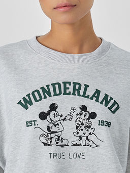 Свитшот женский серый с надписью Wonderland - Mark formelle фото 4