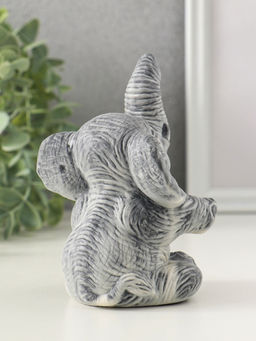 Сувенир "Слоник весёлый сидит" 12,8 см