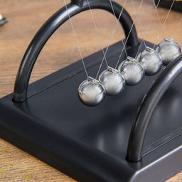 Маятник настольный антистресс «Качель», чёрный, 11.4×13.5×13.5 см