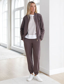 D49.015 Джемпер женский кофейный