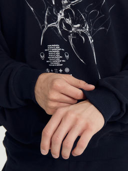 Анорак мужской в черном цвете с принтом в виде картины черный +печать 121816 - Mark formelle фото 19