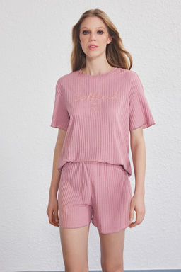 Trendyolmilla Bordo Slogan ve Kalp Nak?sl? Fitilli Sortlu Orme Pijama Tak?m? THMSS25PT00402 фото 3