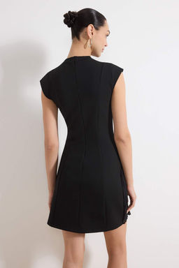 Siyah Duz Skater Bisiklet Yaka Dusuk Kol Kolsuz Mini Interlok Astarl? Orme Elbise TWOSS26EL00147