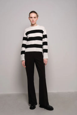 Брюки-клеш с высокой посадкой