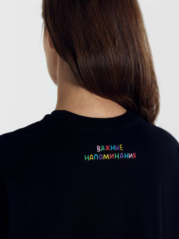 Футболка женская черная с печатью