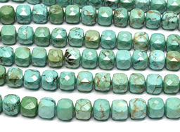 Бусины из бирюзы кубик гр.9мм, 39см, 46 бусин Радуга камня