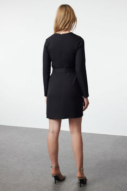 Siyah Shift/Duz Kesim Kemerli Mini Dokuma Elbise TWOAW25EL00190